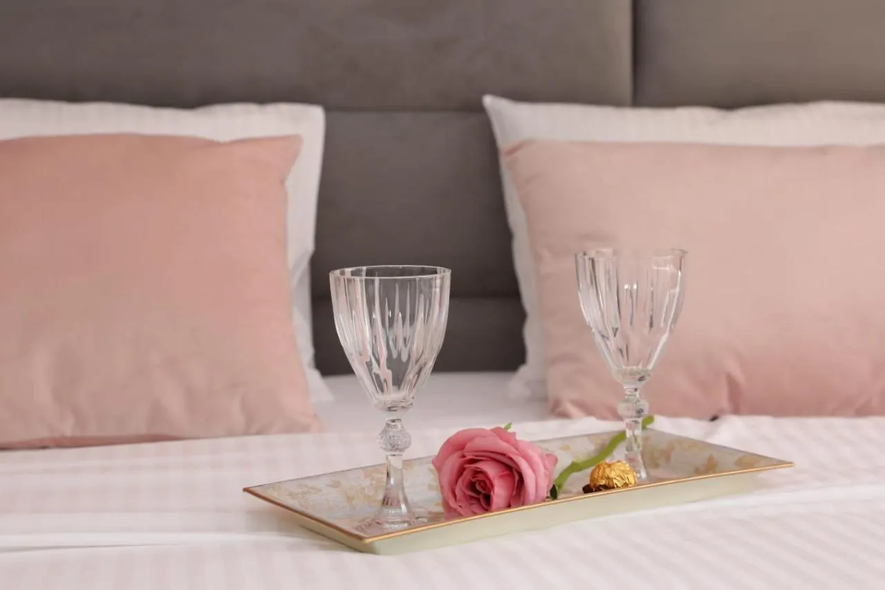 Imedio Rose Apartment Aviatiei Bucureşti România